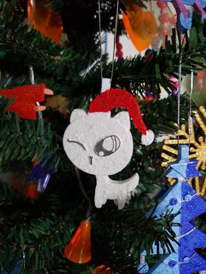 Christmas tree ornament_snow cat with Santa hat
