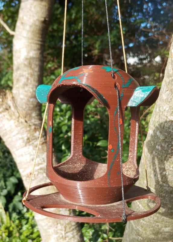 Bird feeder
