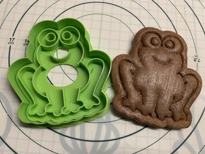 Frog cookie cutter