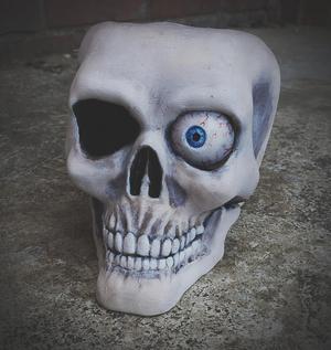 Skull Ash Tray By Pretzel Prints