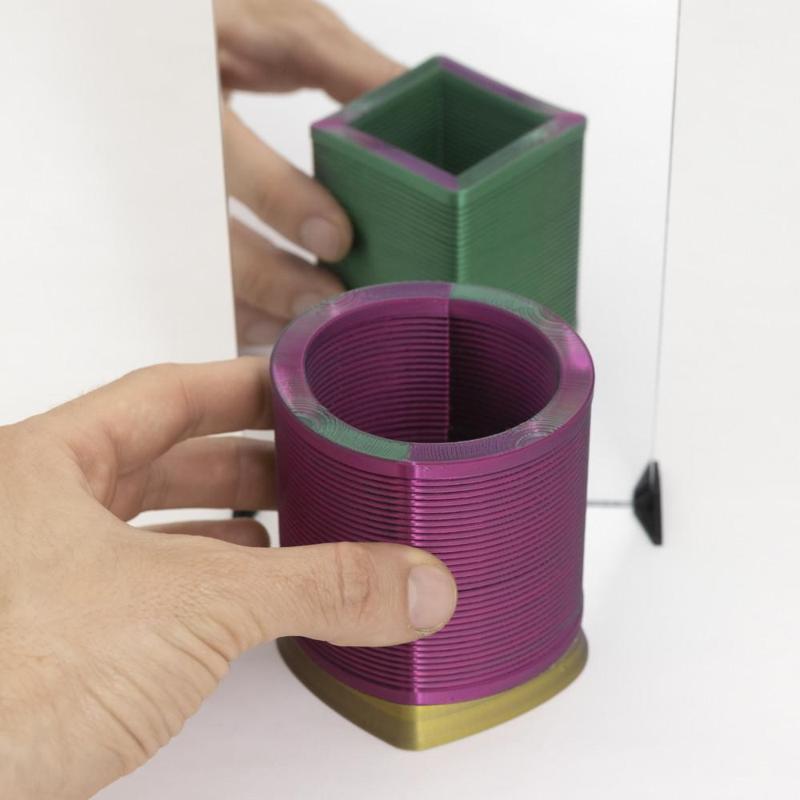 Ambiguous Springo // Circle to Square Ambiguous Cylinder Illusion