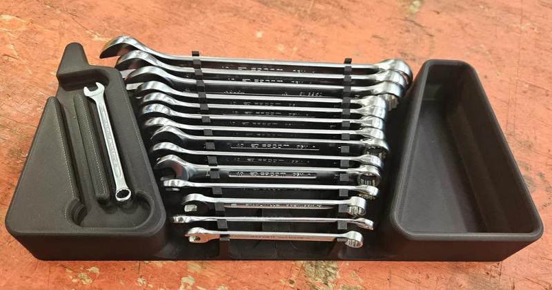 Wrench organizer for tool cart   