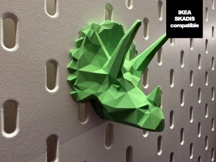 Low poly triceratops head hanger