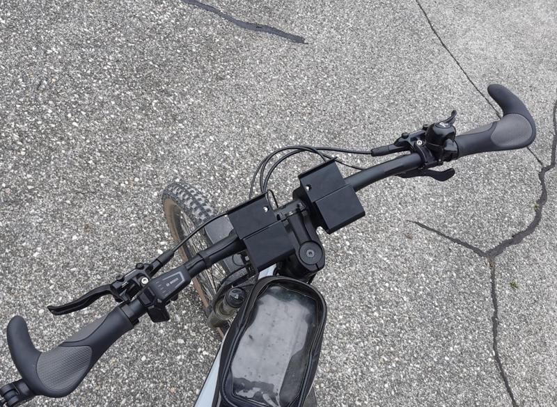 Smartphone Flipcase holder for bike