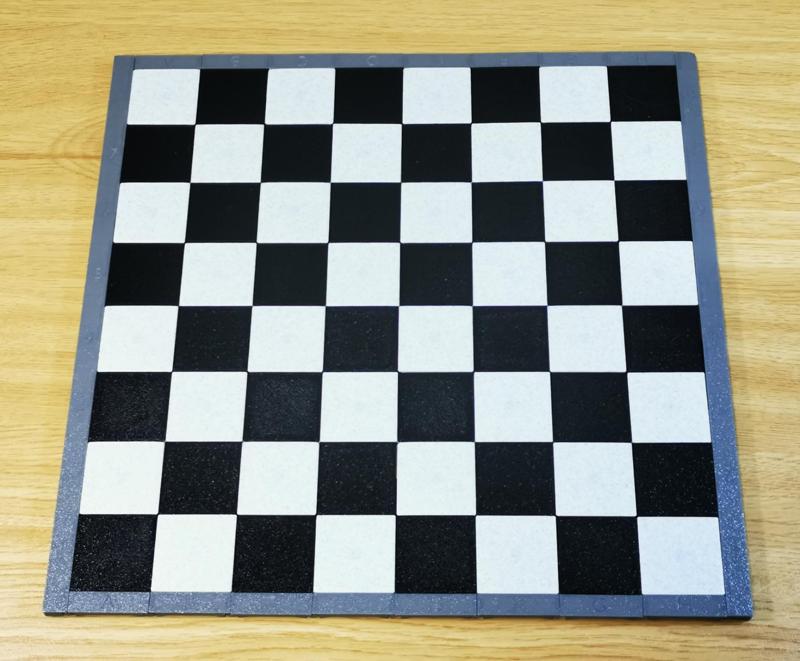 Bendable chess board for rook chest