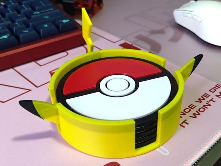 Pokeball Coasters Holder (175% Scale)