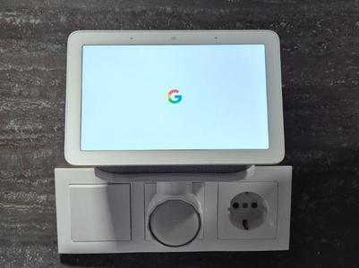 Google Home hub Outlet Holder