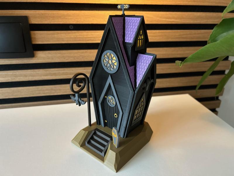 Creepy Halloween Coffin Fairy-House (illuminated)