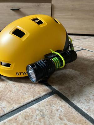 torch holder for cave diving helmet