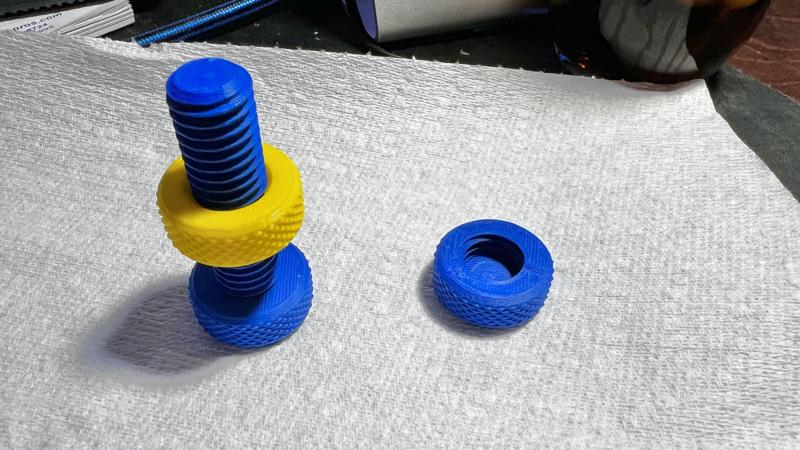 V2 Double-headed knurled fidget bolt
