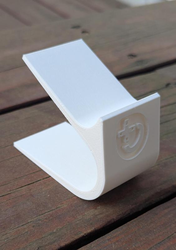 Bazzite Themed Xbox/PS5 Controller Stand