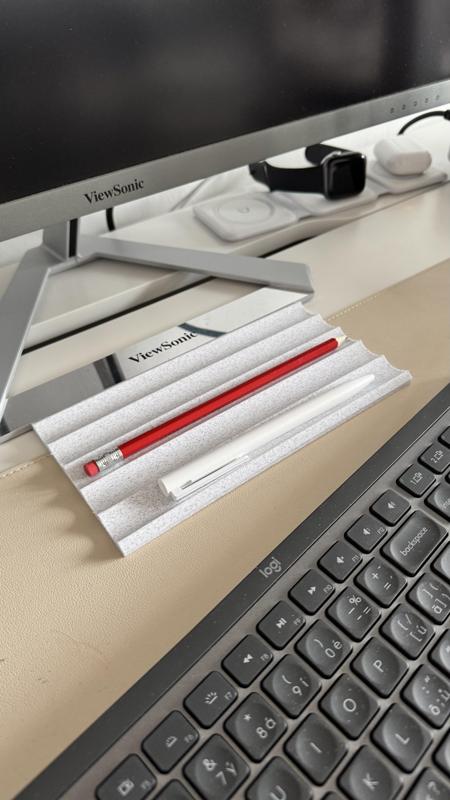 Minimalistic penholder