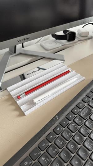 Minimalistic penholder