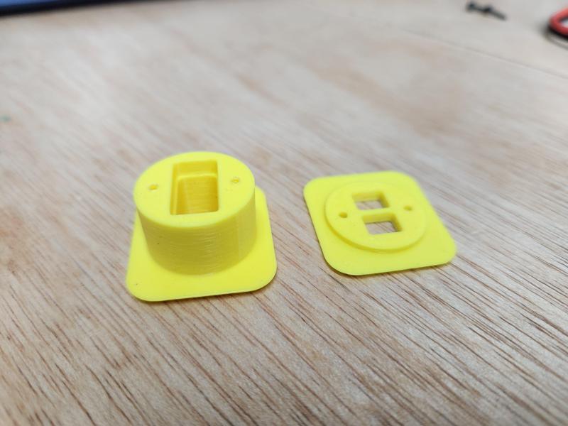 XT60H-M Panel Mount (remixed from https://www.printables.com/model/14169-xt60h-panel-mount)