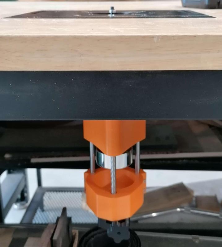 Router table from standard spindle