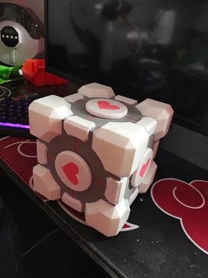 Portal Companion Cube 