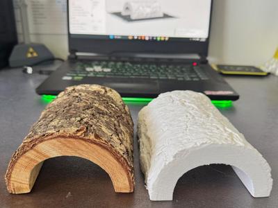 Highly Detailed Log Reptile Hide