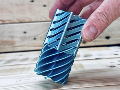 Hagagon Pass Through illusion fidget toy