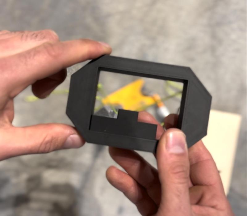 Unlevel edge portable hangboard