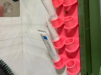 Cosmetics Storage Rack
