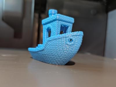 Knitted benchy
