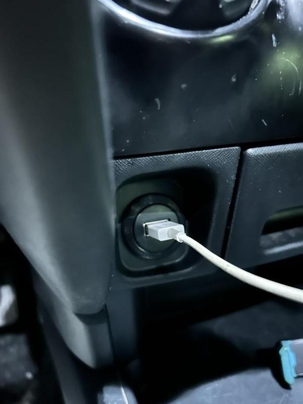 Honda CRV 2nd Gen/MK2 (2002-2006) USB Cigarette Lighter Conversion