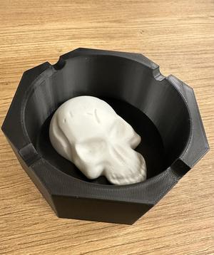 Ashtray skull