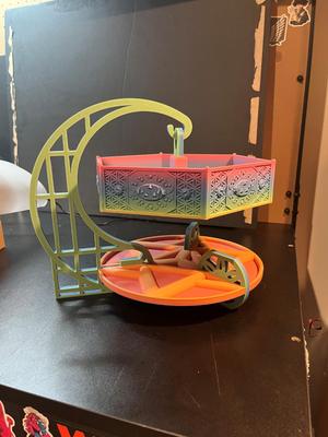 Large Trippy Self Suspended Flowerpot/Succulent Planter