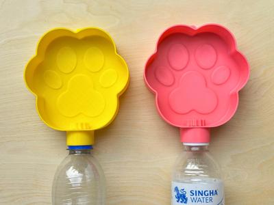 Paw Print Outdoor Pet Water Bowl – For Dogs & Cats