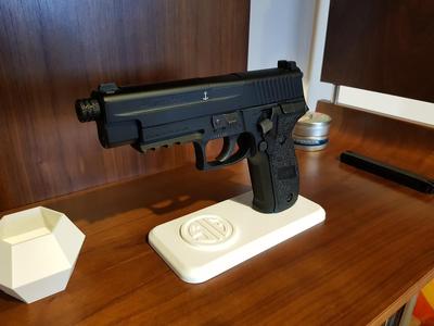 Sig Sauer P226 .177 Pellet Gun Stand