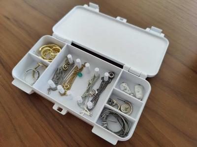 Travel jewelry box