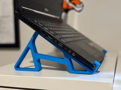 Laptop stand
