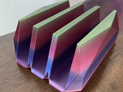 Vertical Laptop Stand TRIO - iPad/ Tablet/ Macbook