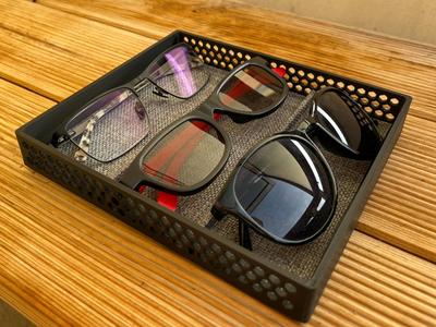 Glasses box