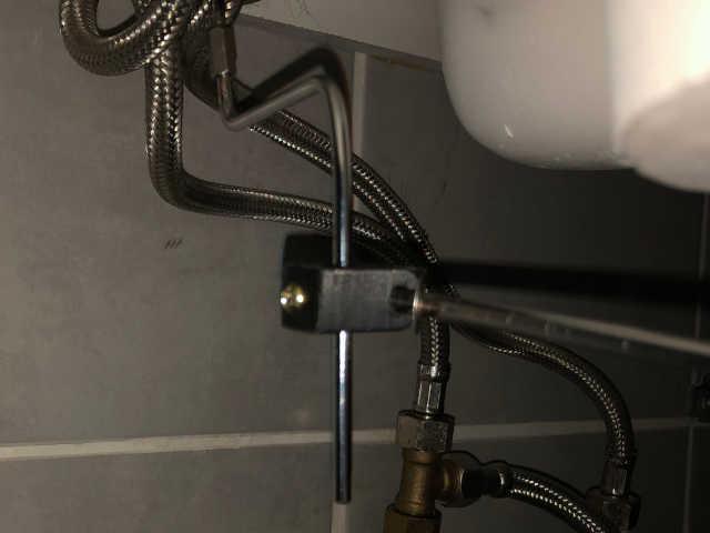 Sink drain hinge