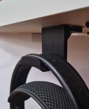 Sturdy Headphone Hanger