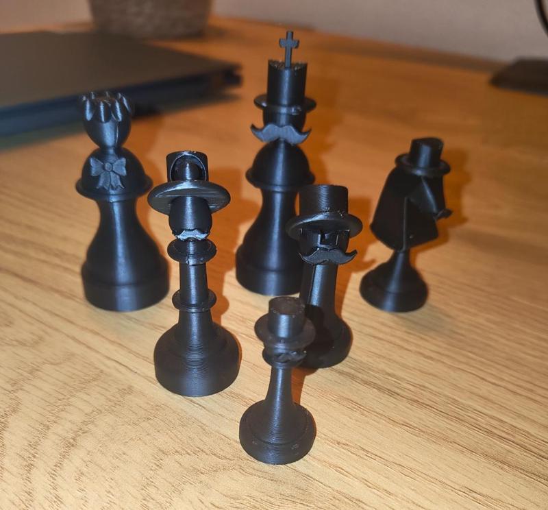 Gallant chess pieces