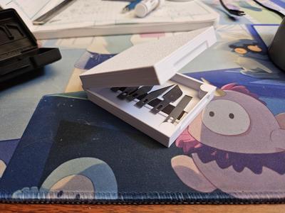 Simple Xacto Case V1