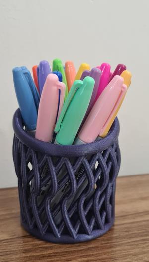 Organic Pen Holder (No Supports Needed)