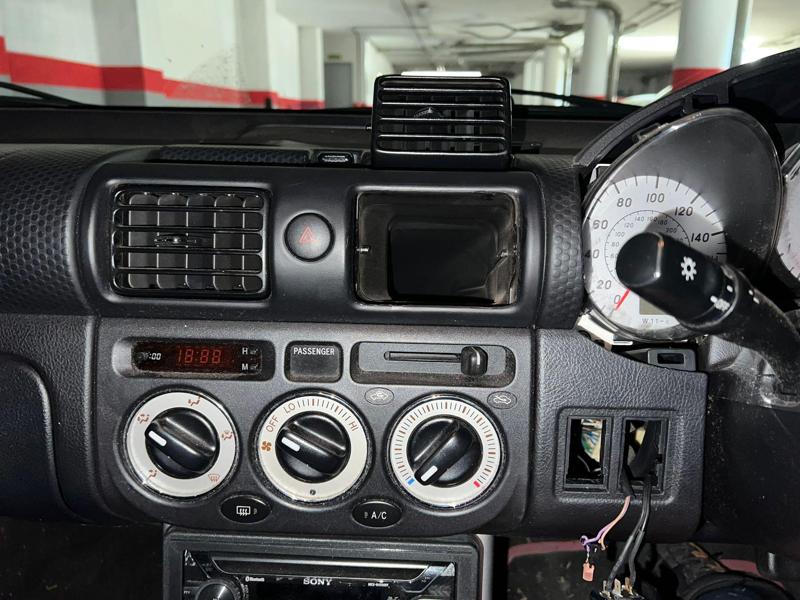 MR2 ZZW30 vent removal tool