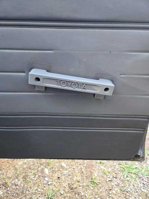 1988 Toyota Pickup Armrest Replacement