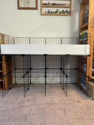 Clips for storage and small animal cages