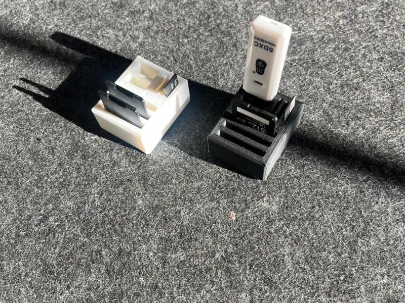 SD card organizer