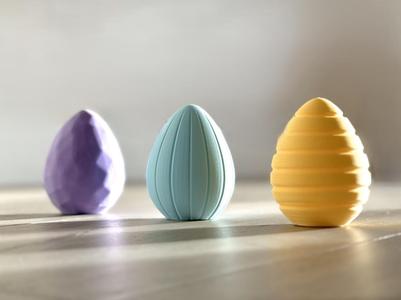 Twist-open Easter eggs