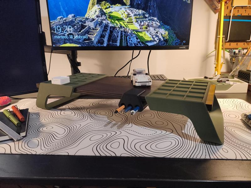 Gridfinity Modern Minimalistic Monitor Riser