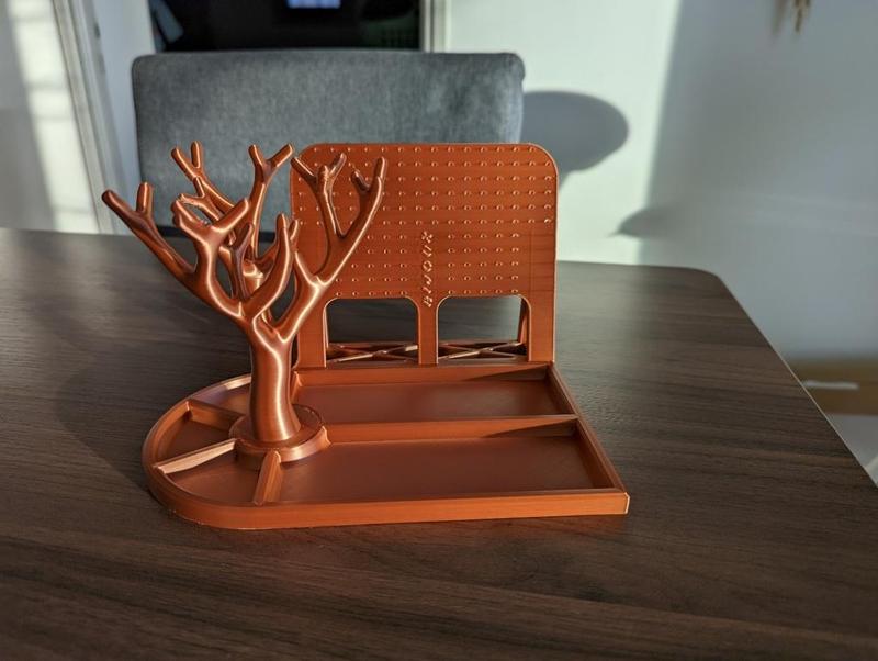 Tree jewelry holder