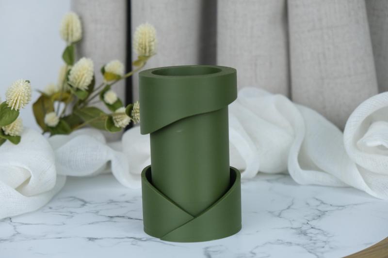 Spiral Embrace Vase - Elegant 3D Printable Home Decor