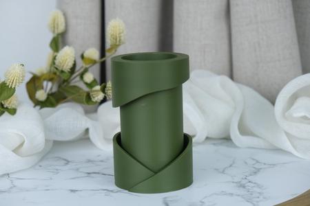 Spiral Embrace Vase - Elegant 3D Printable Home Decor
