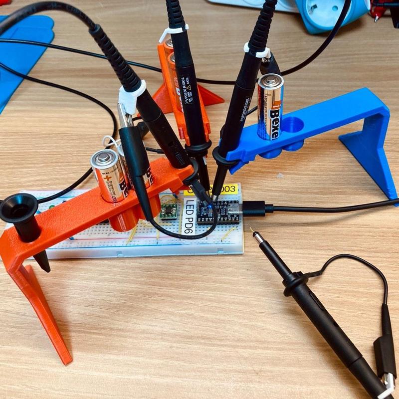 Helping hands oscilloscope probes
