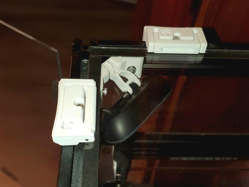WebcamMount in corner (Logitech C270)